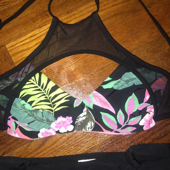 Tropical bikini set - Picture 2 of 6